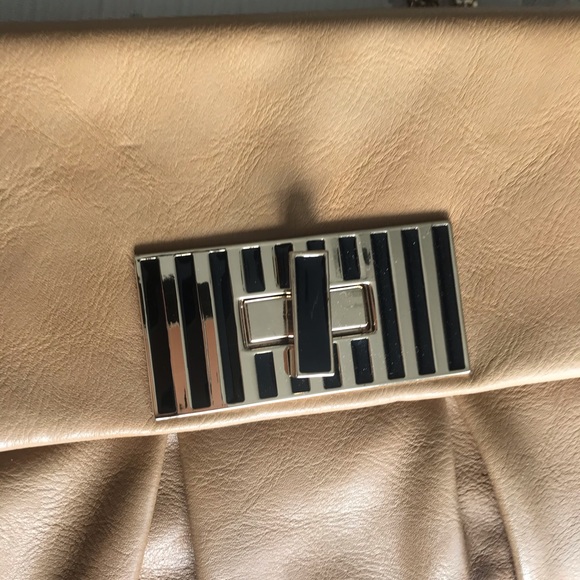 Sergio Purse - Picture 4 of 6